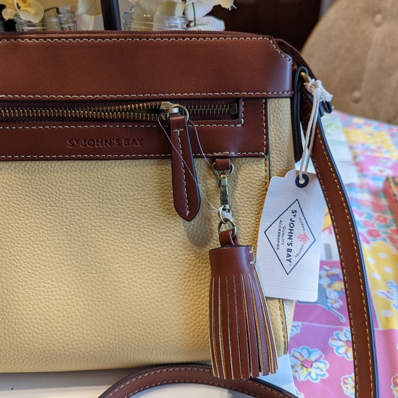NWT St. John's Bay shoulder/crossbody bag. - Picture 7 of 7